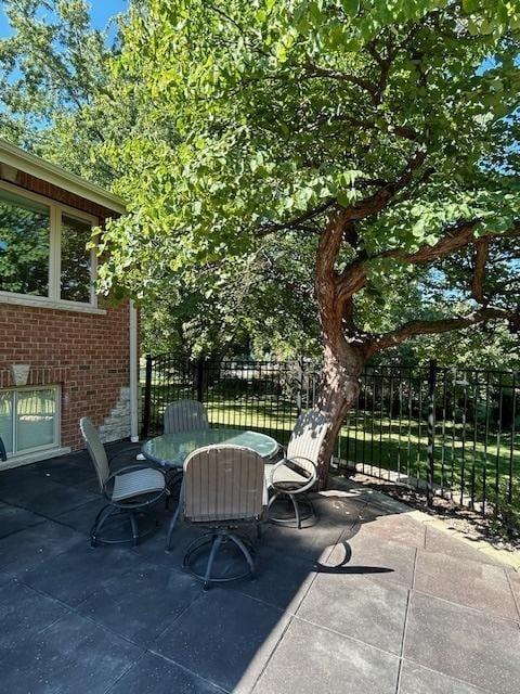 2277 S Westwood Ln, Palatine, IL 60067 - view of patio with outdoor dining area