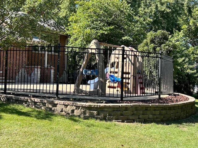 2277 S Westwood Ln, Palatine, IL 60067 - view of gate