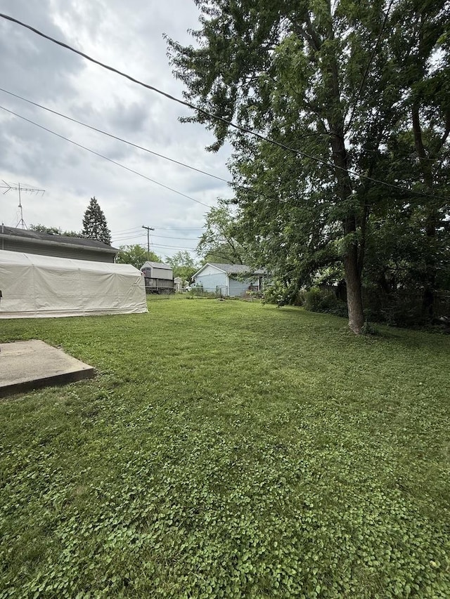 526 Grandview Dr, Round Lake Park, IL 60073 - view of grassy yard