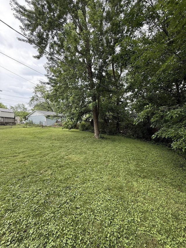 526 Grandview Dr, Round Lake Park, IL 60073 - view of grassy yard