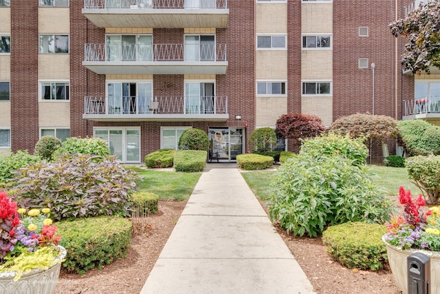 2900 Maple Ave Unit 13C, Downers Grove, IL 60515 - photo 1