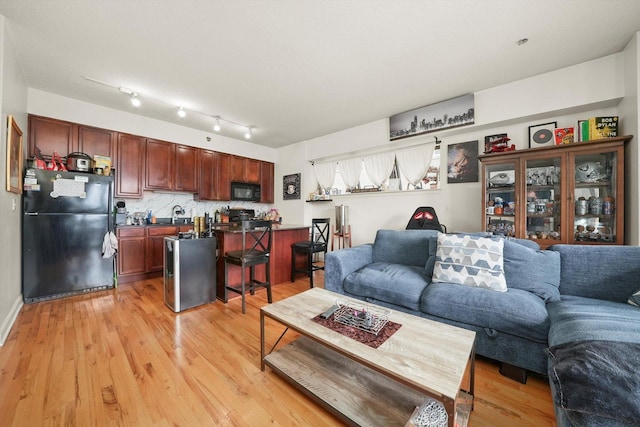 41 E 8th St Unit 1404, Chicago, IL 60605 - living area with light wood-style floors