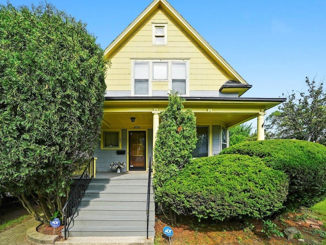 31 Bluff Ave, La Grange, IL 60525 - view of front of house with a porch