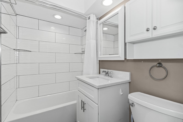 5048 N Marine Dr Unit A9, Chicago, IL 60640 - bathroom with vanity, shower / tub combo with curtain, and recessed lighting