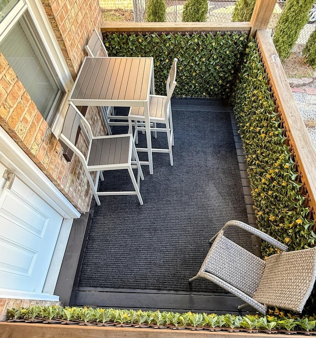9003 Bronx Ave, Skokie, IL 60077 - view of balcony