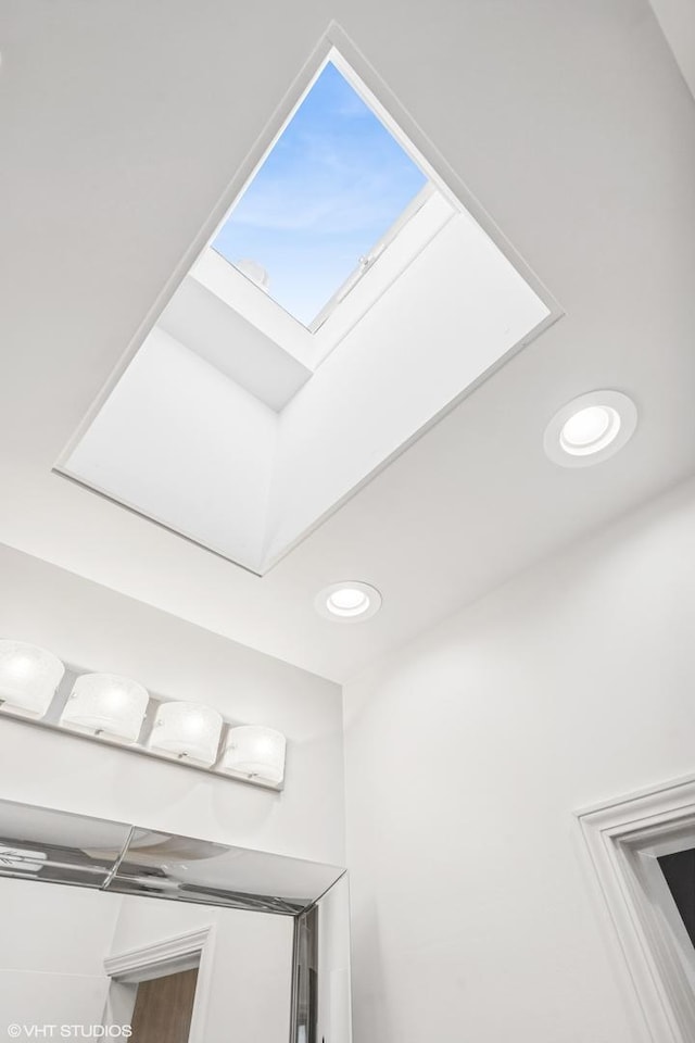 65 W Schiller St, Chicago, IL 60610 - detailed view of recessed lighting