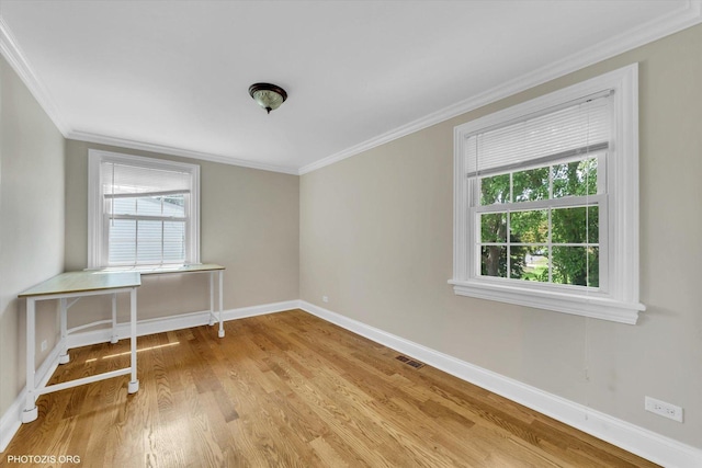950 Belmar Ln, Buffalo Grove, IL 60089 - empty room featuring crown molding and light wood-type flooring