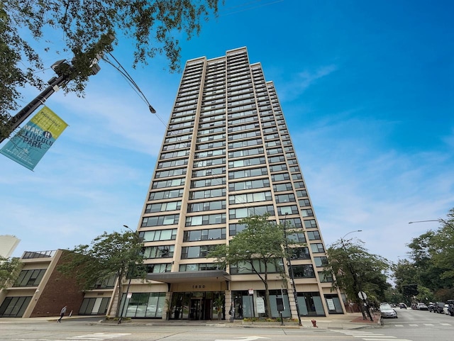 1850 N Clark St Unit 202, Chicago, IL 60614 - photo 1
