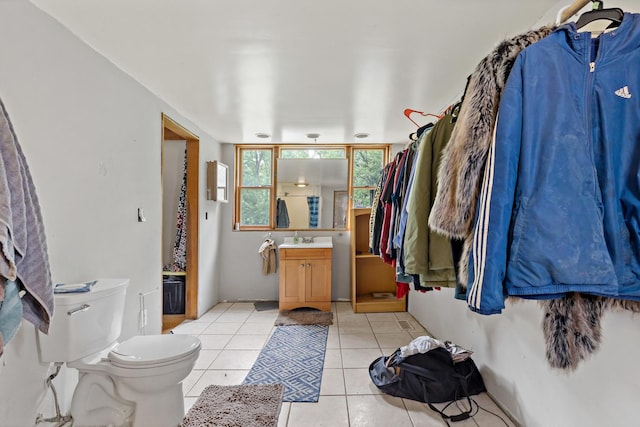 3457 W Hamilton Rd, Monee, IL 60449 - bathroom featuring vanity and tile patterned floors