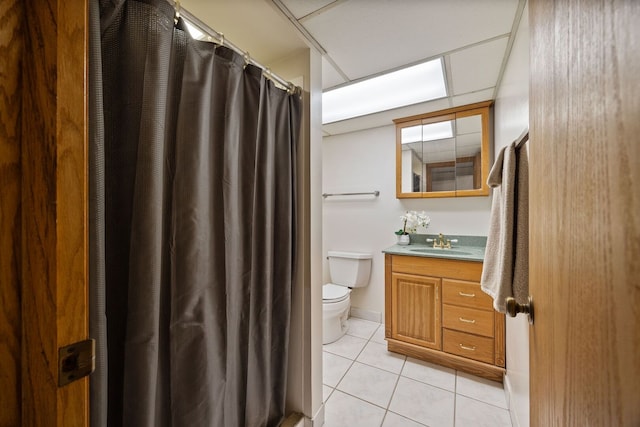 267 N Idlewild Ave, Mundelein, IL 60060 - full bath with tile patterned floors, vanity, and curtained shower