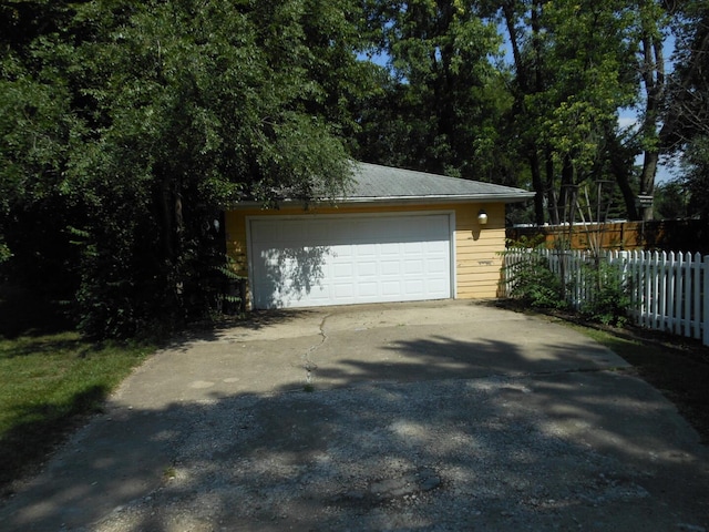 15409 S Union Pl, Plainfield, IL 60544 - garage with driveway