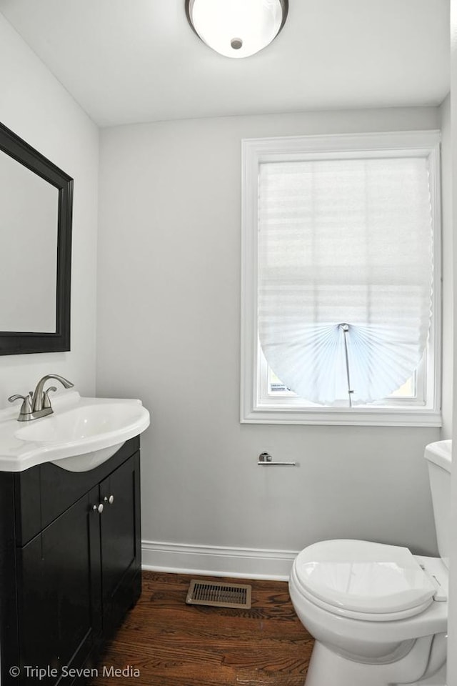 7723 S Paxton Ave, Chicago, IL 60649 - photo 10