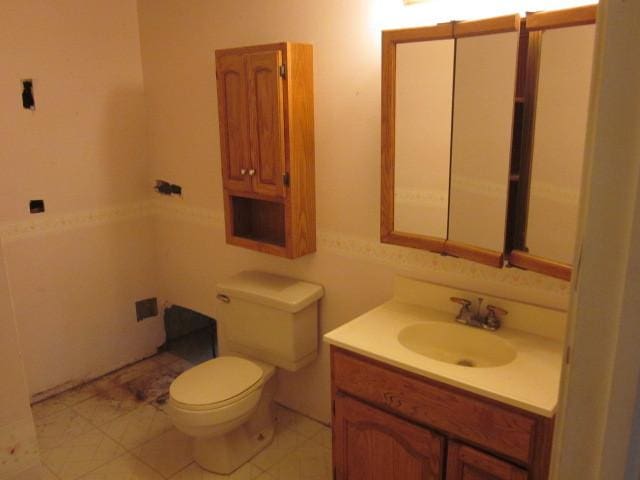 316 Brookwood Trl, Mchenry, IL 60050 - bathroom with vanity and toilet