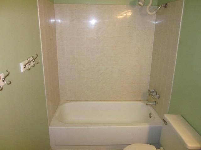 316 Brookwood Trl, Mchenry, IL 60050 - bathroom featuring toilet and bathtub / shower combination