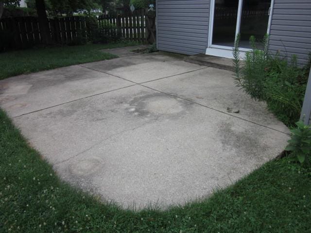 316 Brookwood Trl, Mchenry, IL 60050 - view of patio