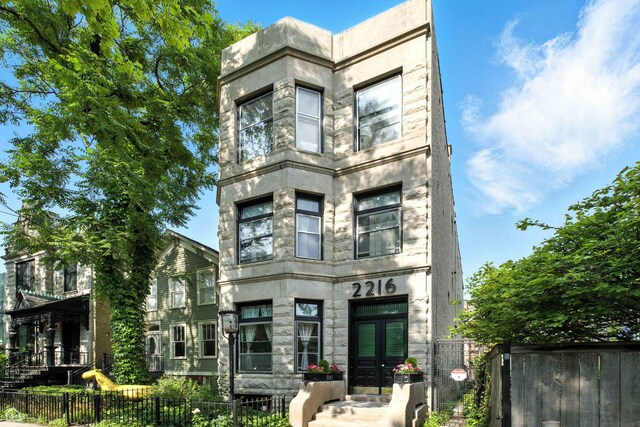 2216 N Cleveland Ave, Chicago, IL 60614 - photo 1