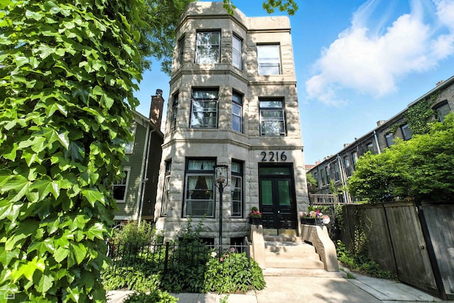 2216 N Cleveland Ave, Chicago, IL 60614 - photo 2