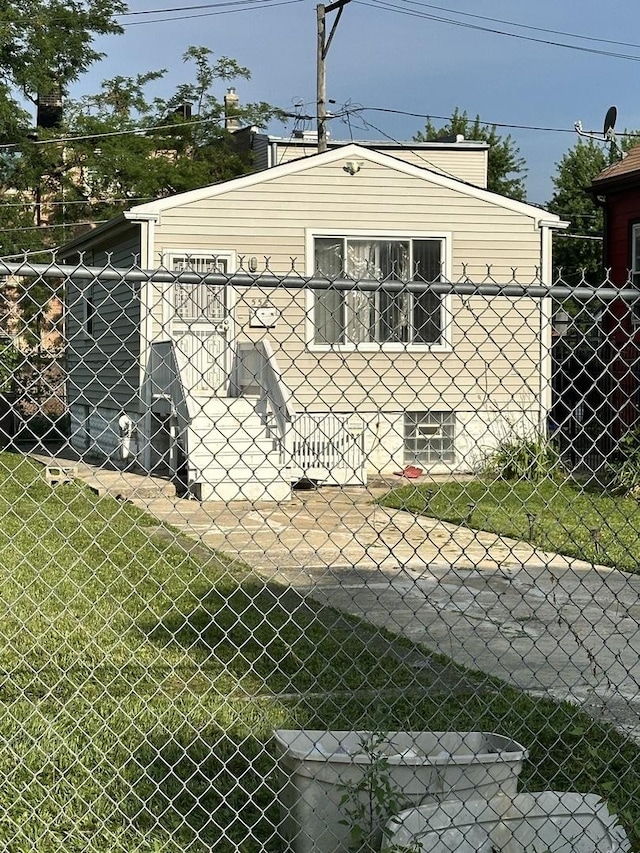 5526 S Oakley Ave, Chicago, IL 60636 - photo 2