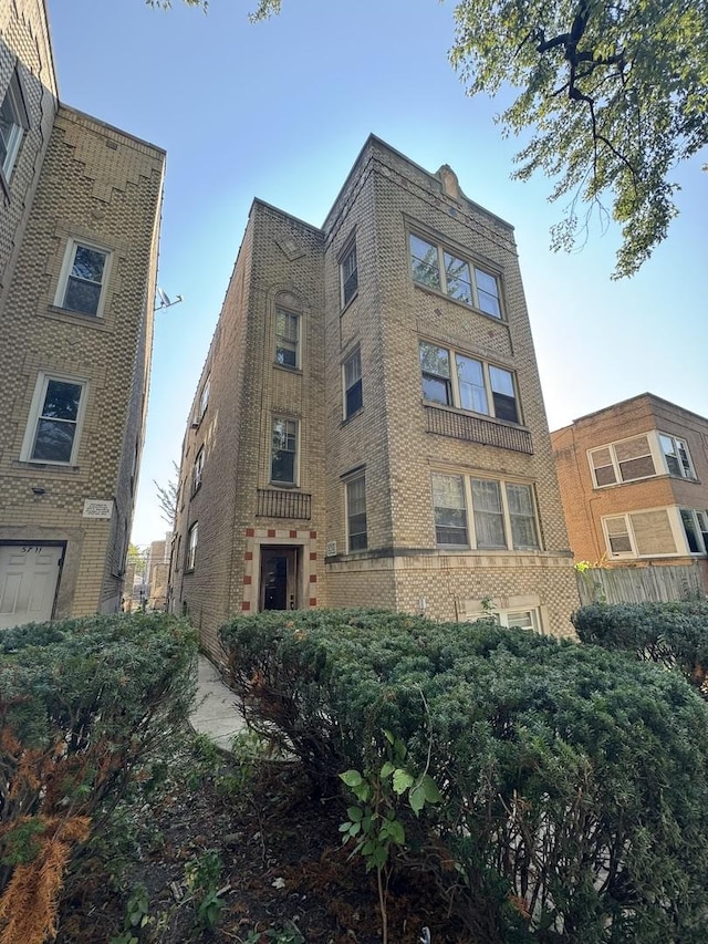 5709 N Spaulding Ave, Chicago, IL 60659 - photo 2
