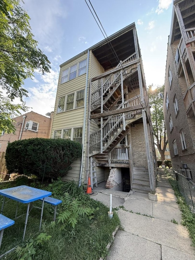 5709 N Spaulding Ave, Chicago, IL 60659 - photo 3