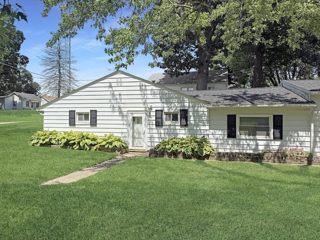 1602 E De Leon St, Freeport, IL 61032 - photo 1