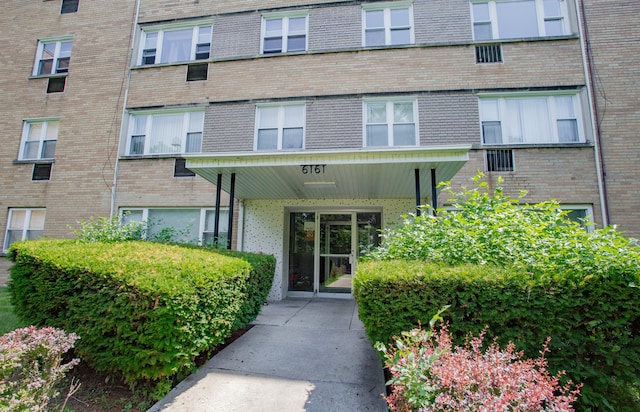 6161 N Hoyne Ave Unit 308, Chicago, IL 60659 - photo 2