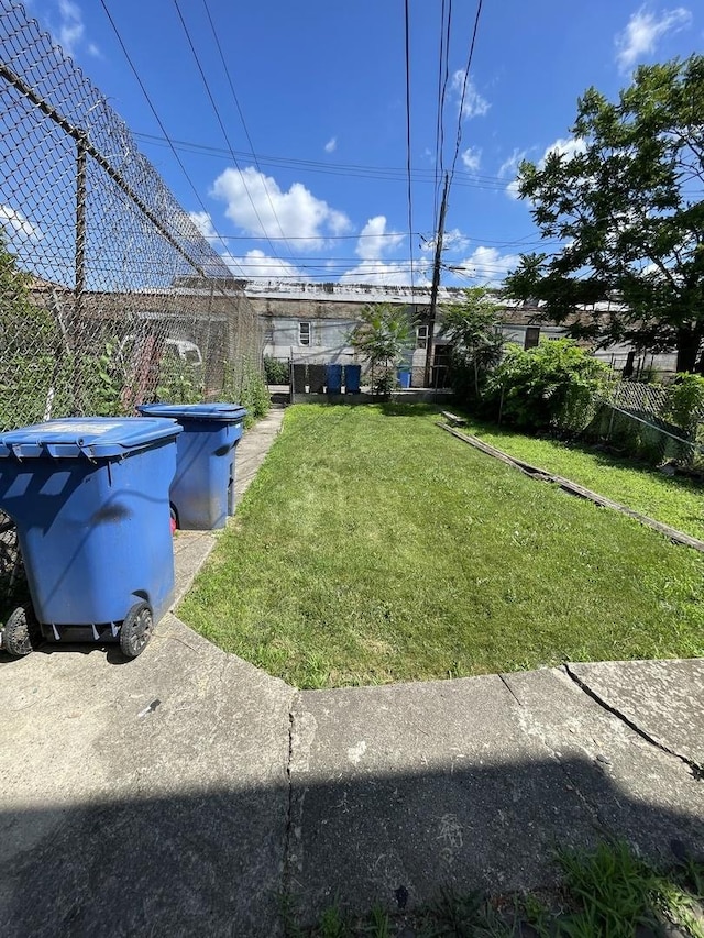 2724 W Flournoy St, Chicago, IL 60624 - view of grassy yard
