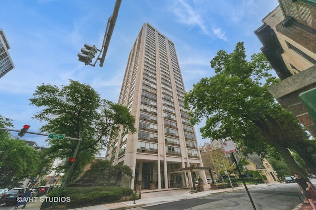 70 W Burton Pl Unit 2904F, Chicago, IL 60610 - photo 1