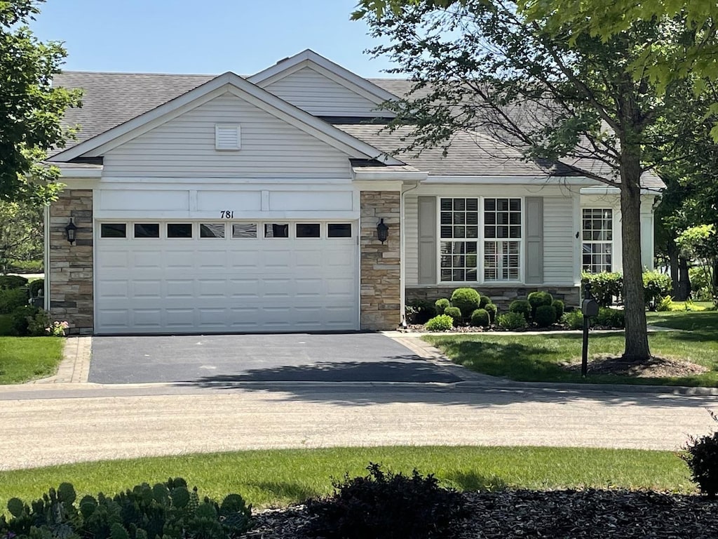 781 Pentwater Ct, Romeoville, IL 60446 - photo 1