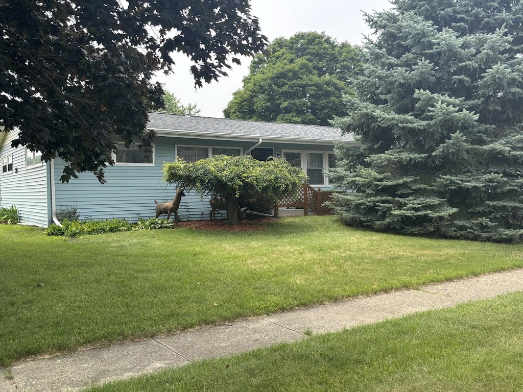 521 Garden Dr, Belvidere, IL 61008 - photo 1