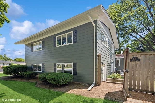 527 Maple Ln, Geneva, IL 60134 - photo 4