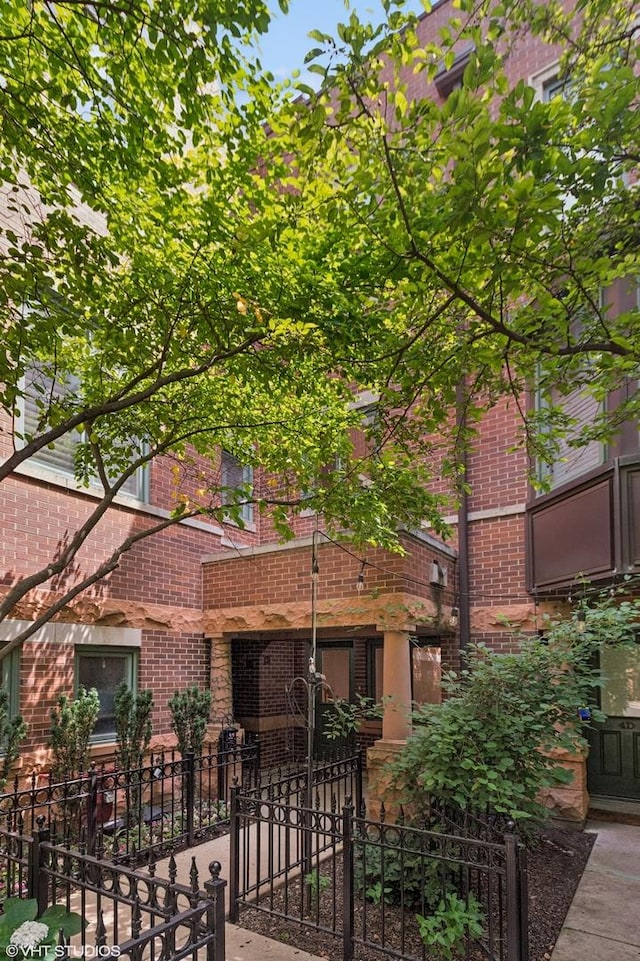 1351 W Altgeld St Unit 4C, Chicago, IL 60614 - photo 1