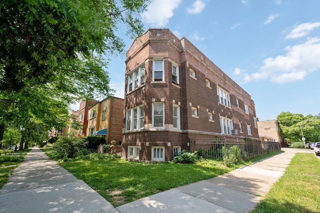 4946 N Mozart St, Chicago, IL 60625 - photo 3