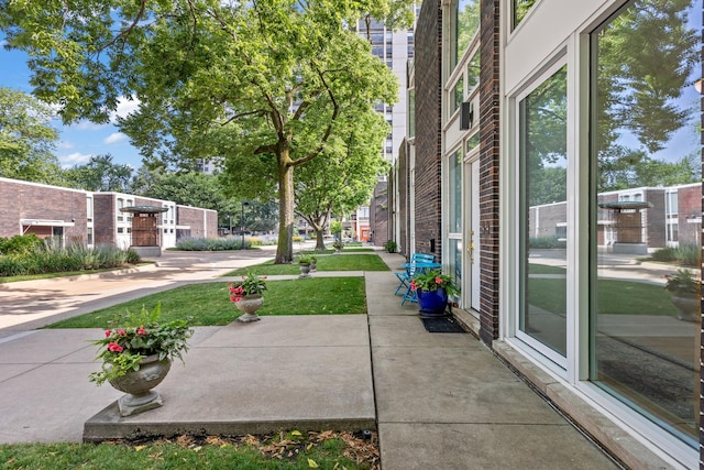 1319 N Sandburg Ter, Chicago, IL 60610 - photo 1