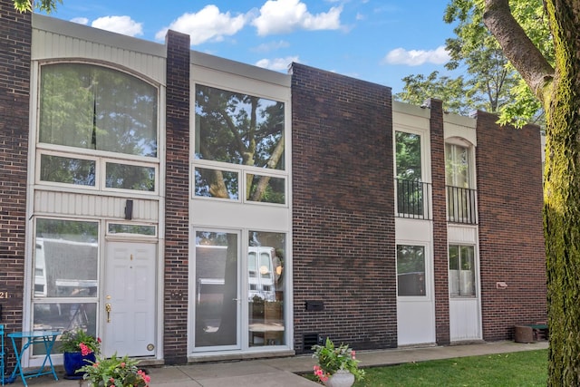 1319 N Sandburg Ter, Chicago, IL 60610 - photo 2