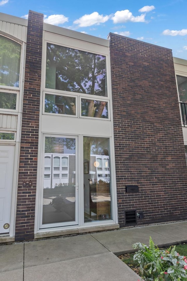 1319 N Sandburg Ter, Chicago, IL 60610 - photo 3