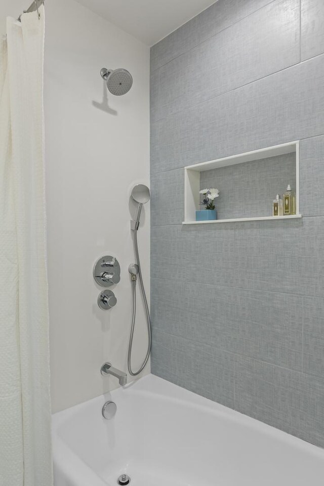 1319 N Sandburg Ter, Chicago, IL 60610 - photo 25