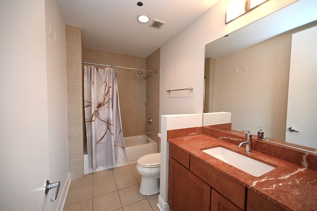 770 W Gladys Ave Unit 606, Chicago, IL 60661 - full bathroom featuring tile patterned flooring, shower / bath combo with shower curtain, and vanity