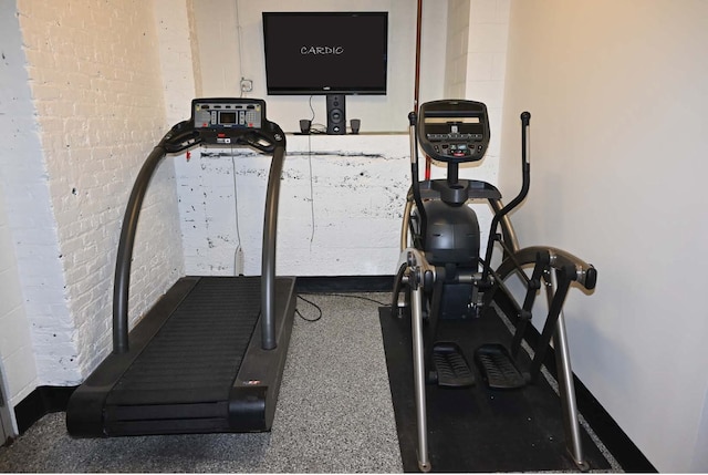 770 W Gladys Ave Unit 606, Chicago, IL 60661 - view of workout room