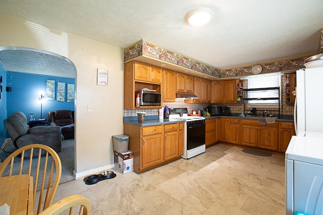 709 E Timber St, Pontiac, IL 61764 - photo 3