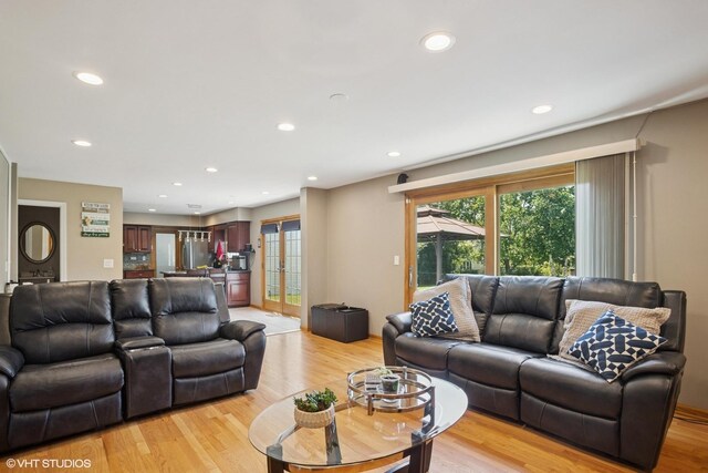 523 N Ela Rd, Barrington, IL 60010 - living room featuring light wood-style floors and recessed lighting