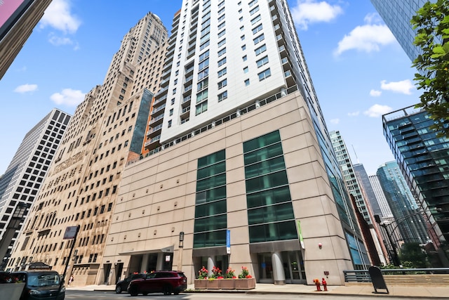 160 E Illinois St Unit 1001, Chicago, IL 60611 - photo 1
