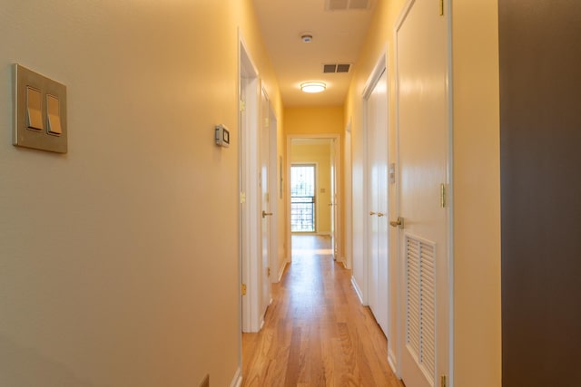 2665 W Warren Blvd Unit 3, Chicago, IL 60612 - hall featuring light wood-type flooring and baseboards