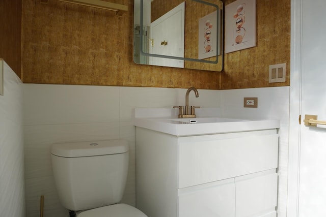2665 W Warren Blvd Unit 3, Chicago, IL 60612 - bathroom featuring toilet and vanity