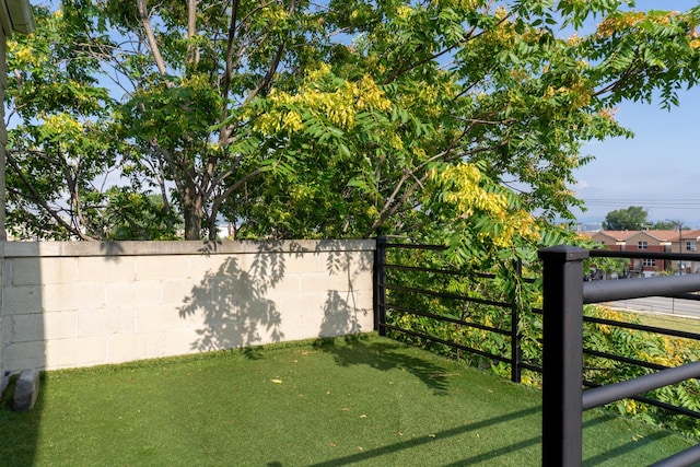 2665 W Warren Blvd Unit 3, Chicago, IL 60612 - view of yard with a balcony
