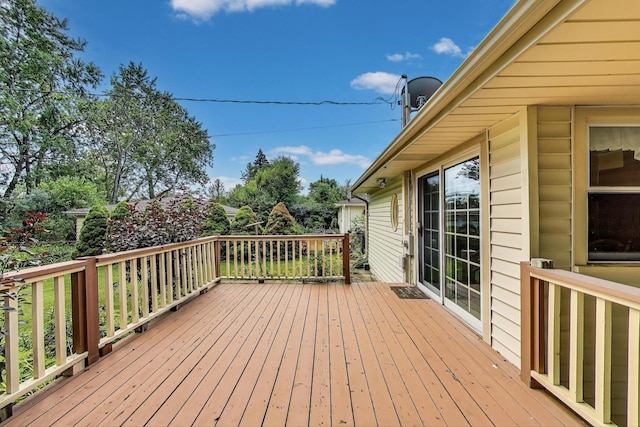 859 S Mount Prospect Rd, Des Plaines, IL 60016 - view of wooden terrace