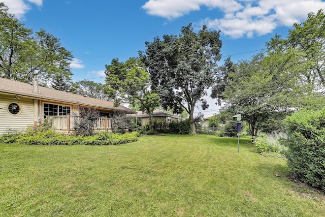 859 S Mount Prospect Rd, Des Plaines, IL 60016 - view of grassy yard