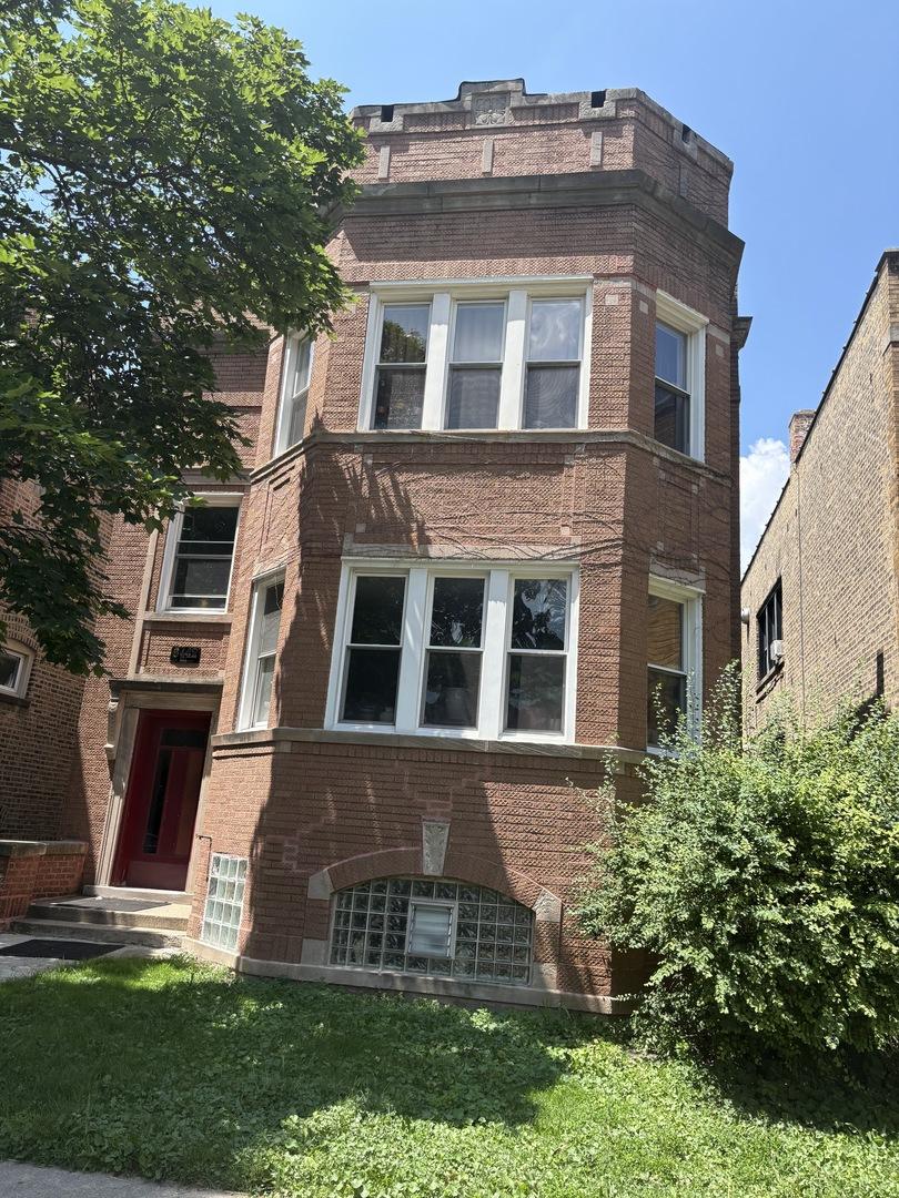 6442 N Rockwell St, Chicago, IL 60645 - photo 1