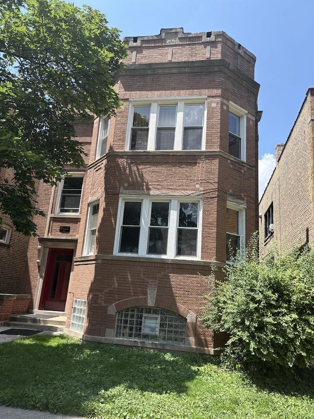6442 N Rockwell St, Chicago, IL 60645 - photo 1