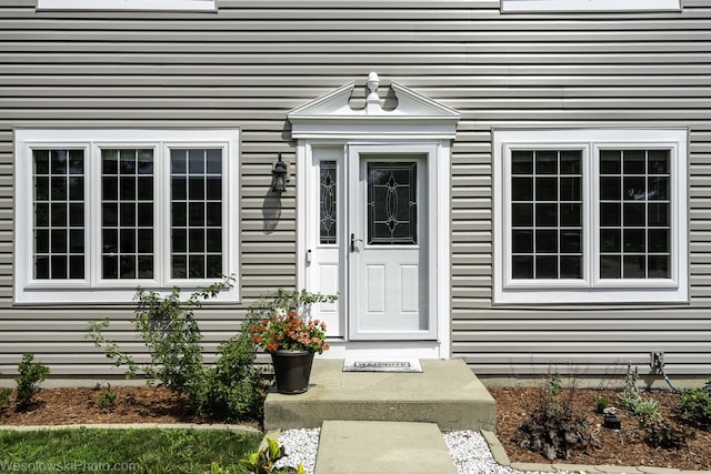 2004 Pine Dr, Mchenry, IL 60051 - doorway to property